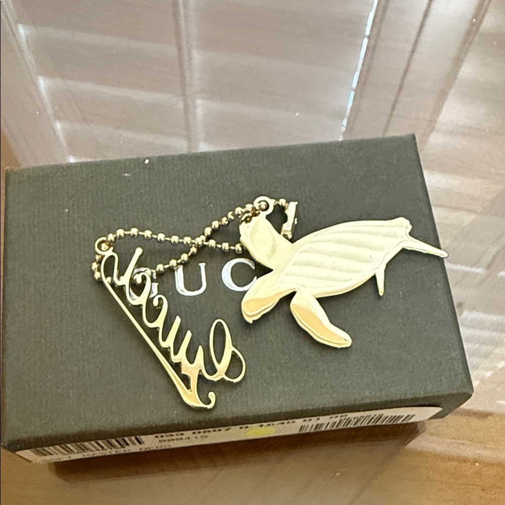 Gucci Gold Turtle Bag Charm Keychain - Picture 2 of 3